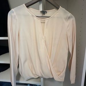 NEW WITHOUT TAGS, THEORY BLOUSE SIZE P